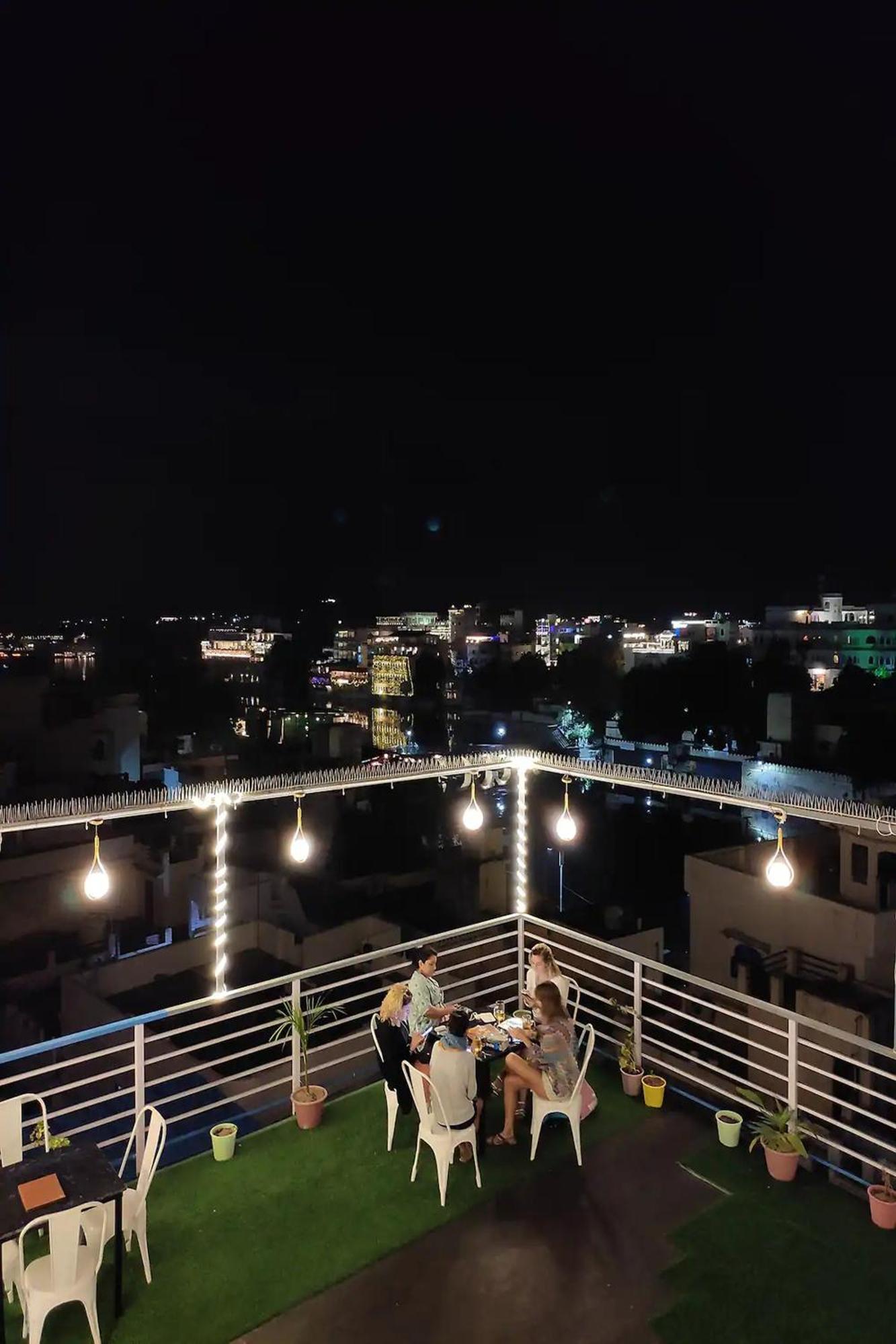 Hotel Lake Bridge Udaipur Eksteriør billede